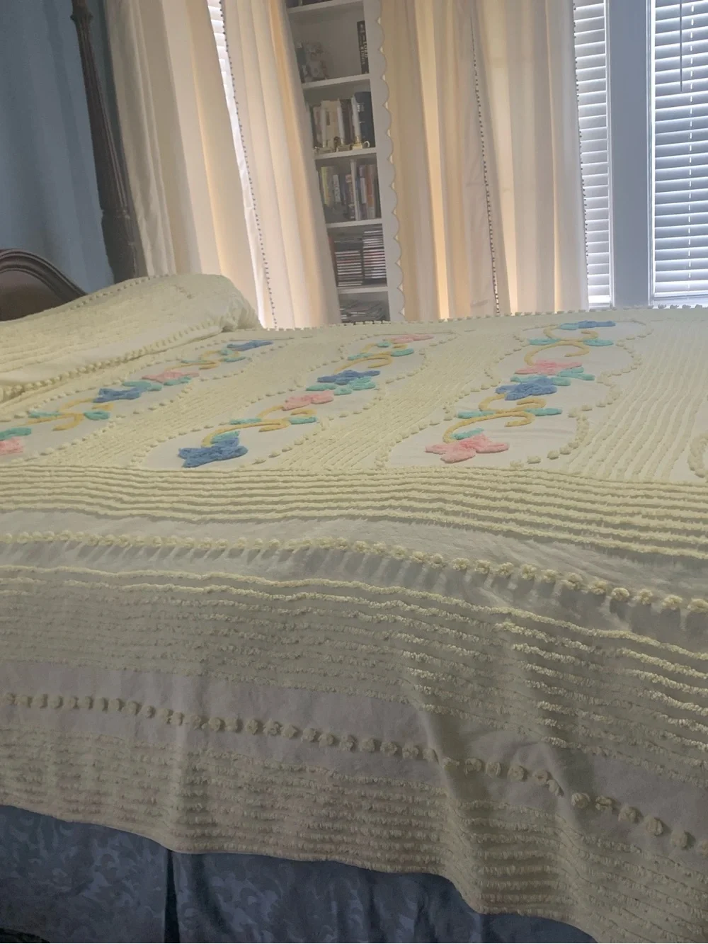 Vintage-Style soft yellow Chenille Bedspread with Pastel Floral Accents